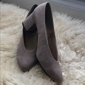 bella vita jensen pumps